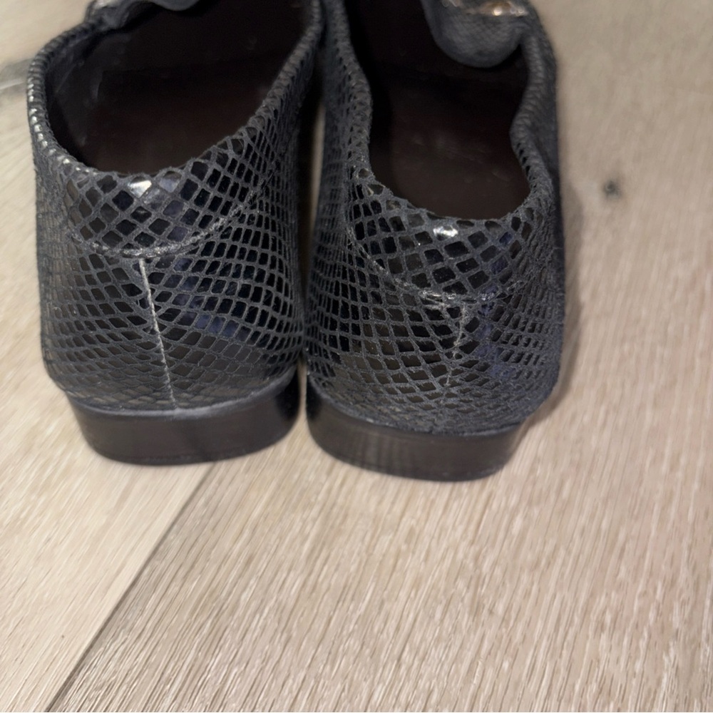 Black Stuart Weitzman Women's 8.5 N Snake Skin Slip-on Loafers W/ Rhinestones - Picture 5 of 14
